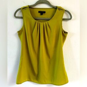 Banana Republic extra small sleeveless chartreuse blouse